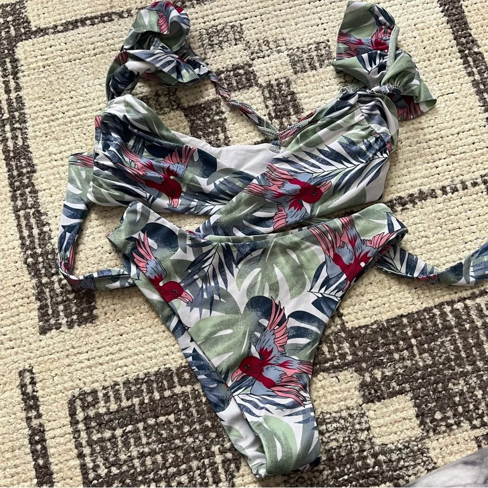 Tropical Print Ruffle Bikini - Picture 7 of 7